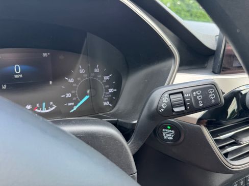 Used 2020 Ford Escape SE AWD/4WD image 19