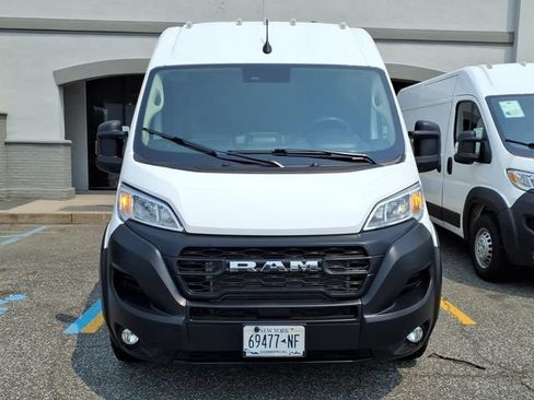 Used 2025 RAM ProMaster 2500 w/ Convenience Group FWD image 2