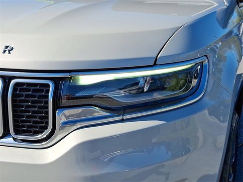 Used 2022 Jeep Wagoneer Series III w/ Flexible Seating Group image 9