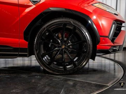 Used 2023 Lamborghini Urus S image 24