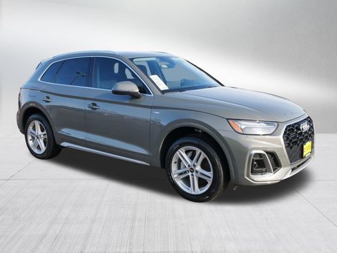 Used 2023 Audi Q5 e Premium w/ Convenience Package image 8