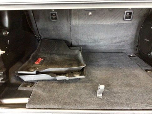 Used 2018 Jeep Wrangler Unlimited Sahara AWD/4WD image 8