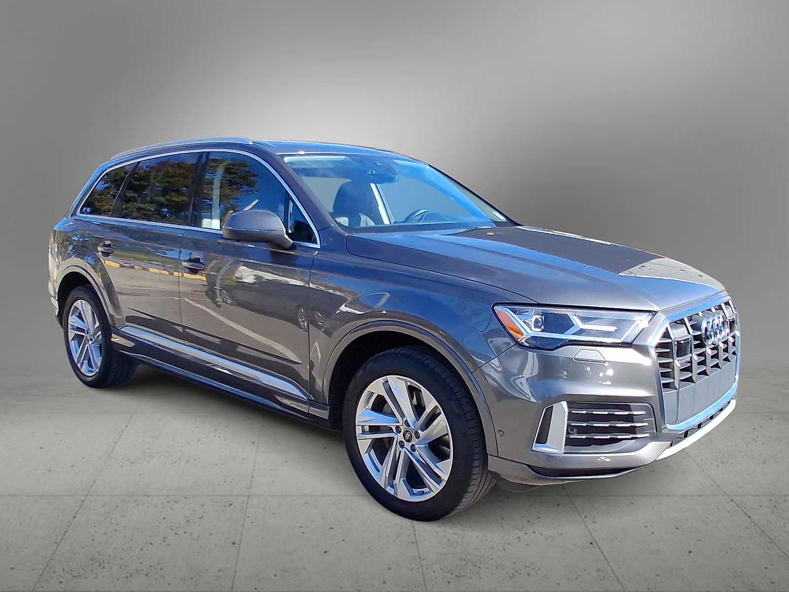 Used 2023 Audi Q7 2.0T Premium w/ Convenience Package AWD/4WD image 2