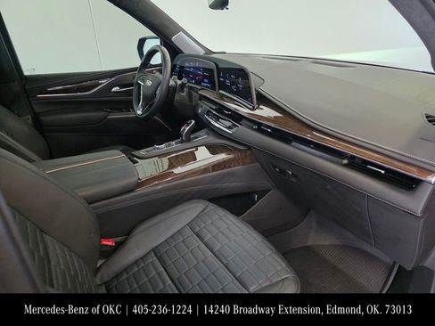 Used 2024 Cadillac Escalade Sport Platinum w/ LPO, ONYX Package image 23