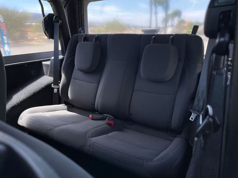 Used 2018 Jeep Wrangler Sport AWD/4WD image 19