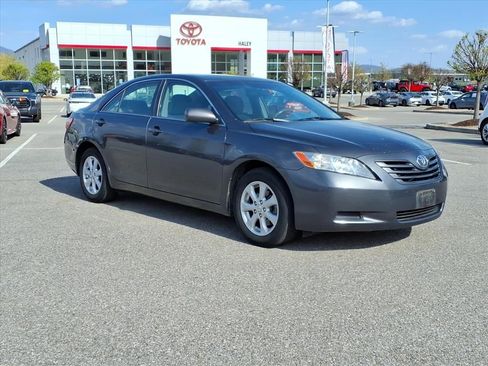 Used 2009 Toyota Camry LE image 2