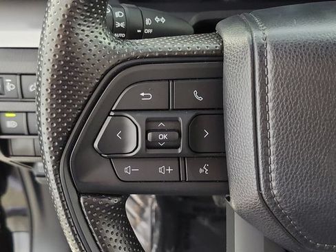 Used 2025 Toyota Tacoma SR5 AWD/4WD image 24