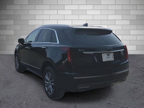 Used 2021 Cadillac XT5 Premium Luxury w/ LPO, Premium Carpet Package FWD image 3