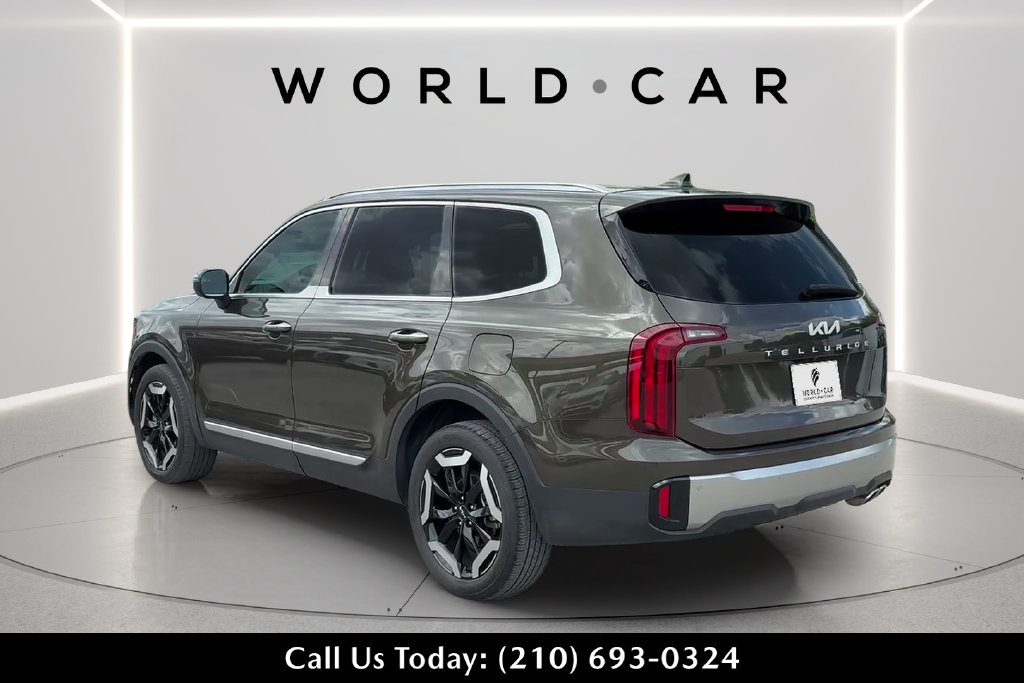 Used 2025 Kia Telluride S FWD image 5