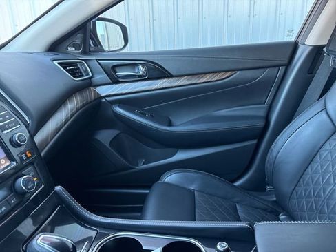 Used 2017 Nissan Maxima Platinum image 26