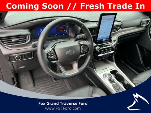 Certified 2023 Ford Explorer Platinum w/ Technology Package AWD/4WD image 19