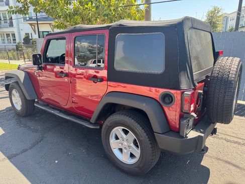 Used 2013 Jeep Wrangler Unlimited Sport AWD/4WD image 17