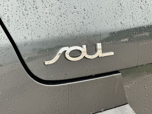 Used 2020 Kia Soul LX FWD image 12