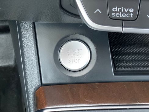 Used 2019 Audi Q5 Premium w/ Convenience Package image 35