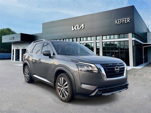 Used 2022 Nissan Pathfinder Platinum w/ Cargo Package image 2
