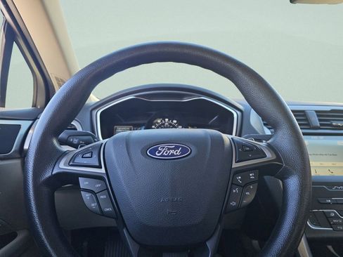 Used 2019 Ford Fusion SE image 22