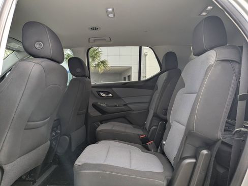 Used 2019 Chevrolet Traverse LT FWD image 16