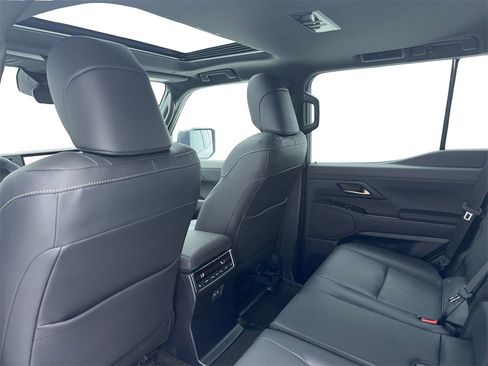 Used 2025 Lexus GX 550 image 40