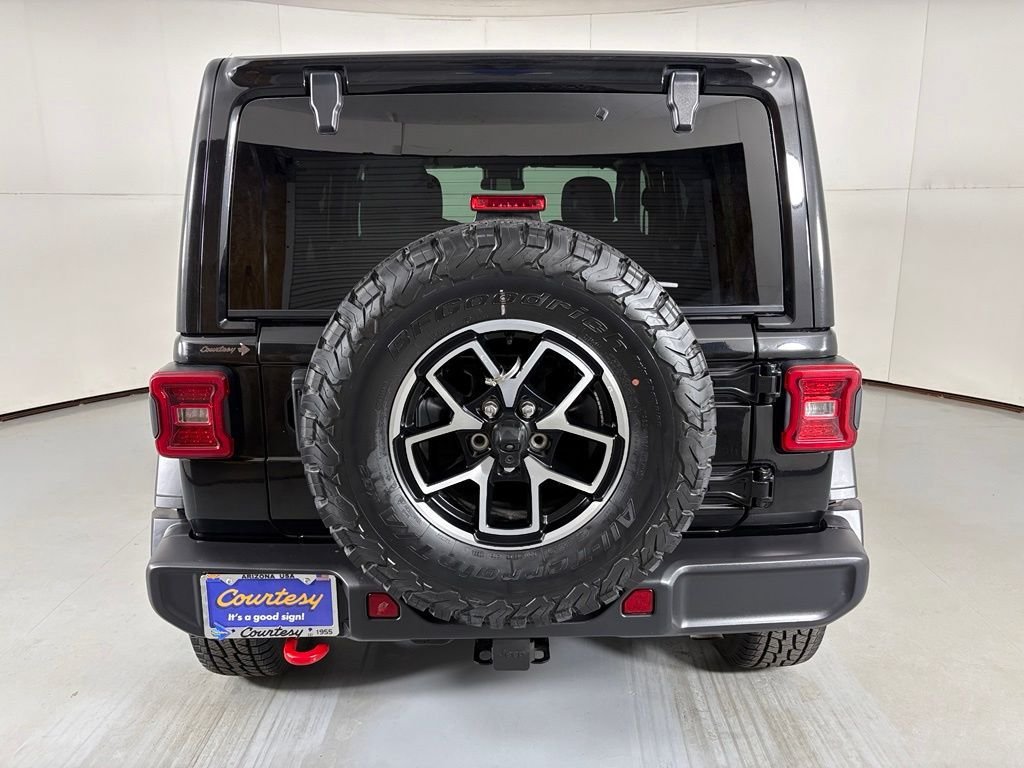 Used 2025 Jeep Wrangler Unlimited Rubicon AWD/4WD image 7