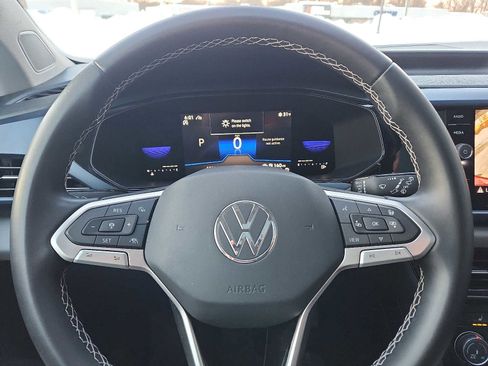 Used 2023 Volkswagen Taos SE image 19