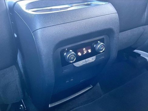 Used 2025 Chevrolet Traverse Z71 AWD/4WD image 10