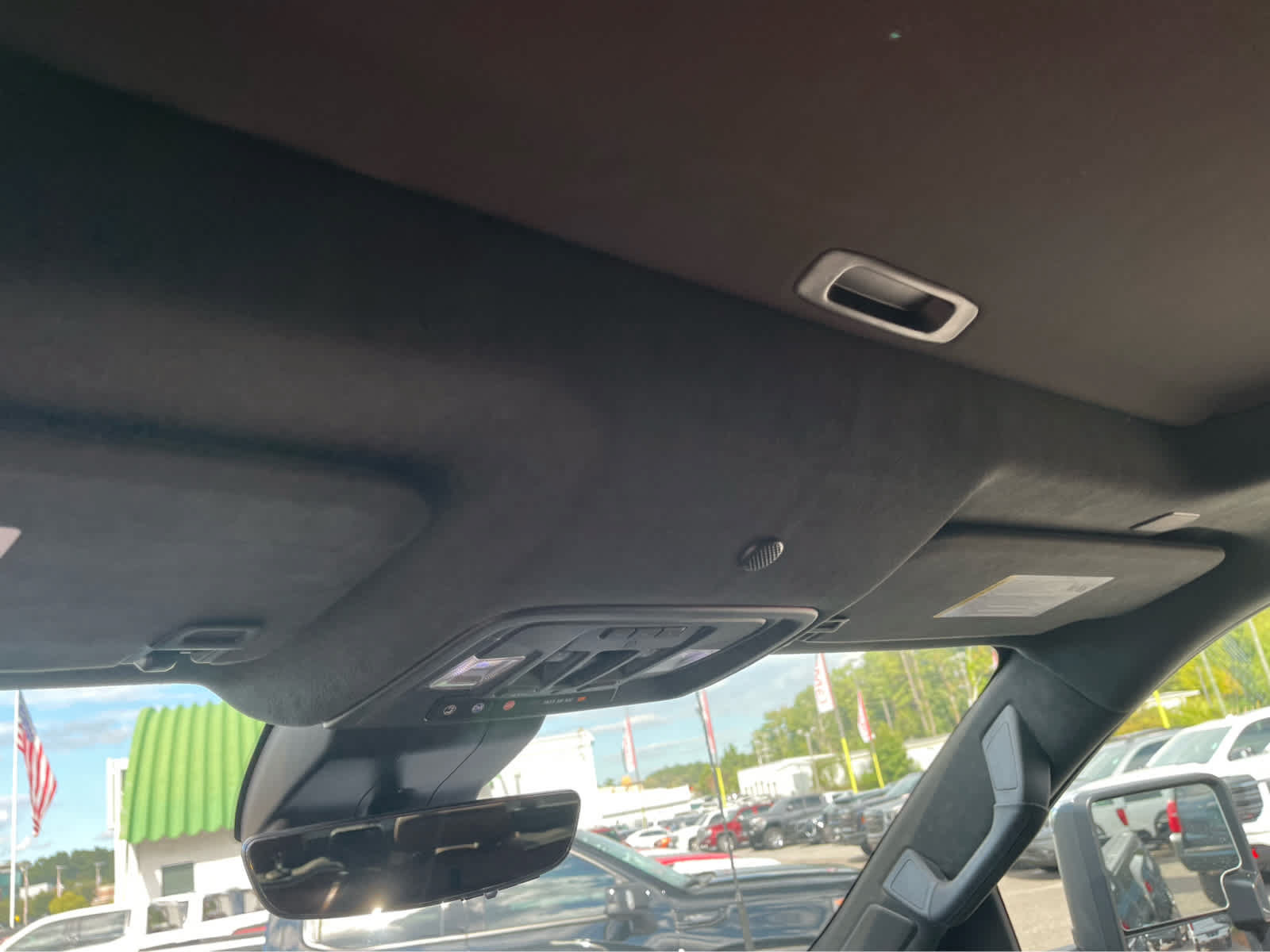 Used 2024 GMC Sierra 2500 Denali Ultimate AWD/4WD image 18