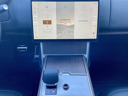 Used 2025 Land Rover Range Rover Long Wheelbase SE image 19