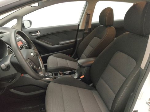 Used 2017 Kia Forte LX image 17