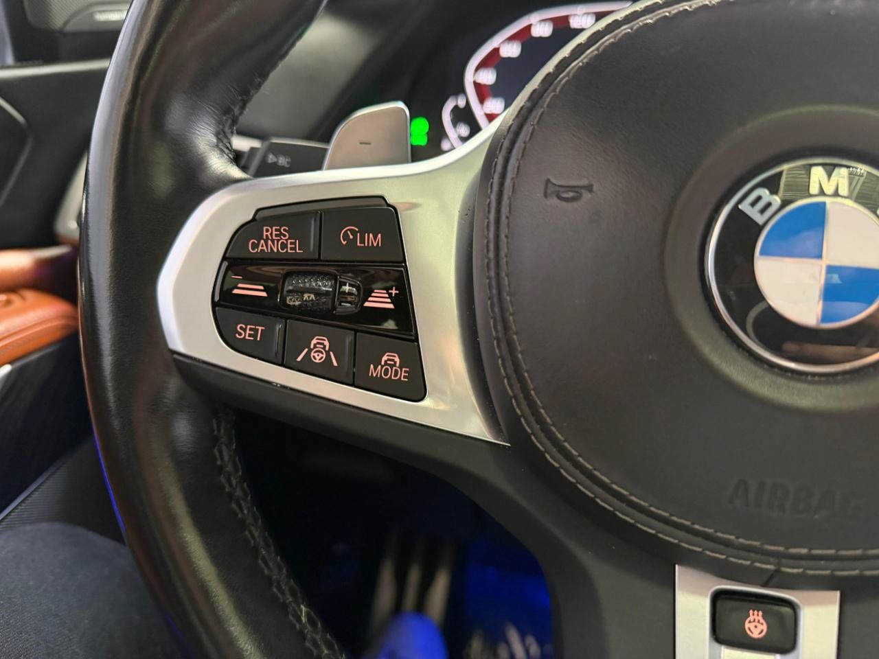Used 2022 BMW X7 M50i w/ Dynamic Handling Package AWD/4WD image 36