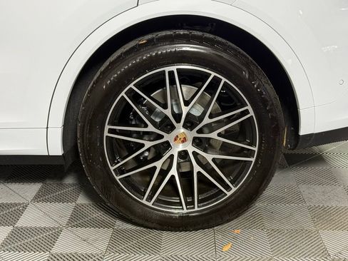 Certified 2026 Porsche Cayenne Coupe AWD/4WD image 12