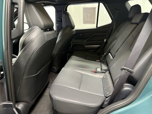 Certified 2025 Toyota 4Runner TRD Off-Road Premium image 22