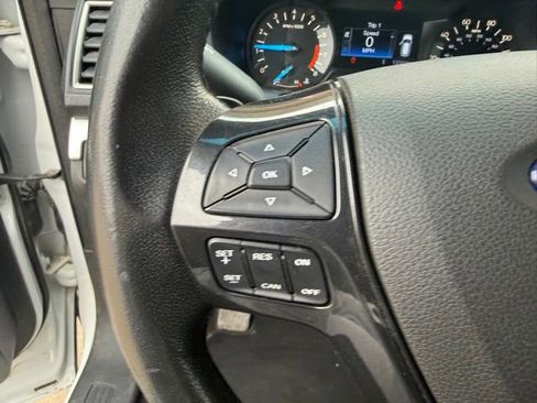 Used 2017 Ford Explorer XLT AWD/4WD image 25