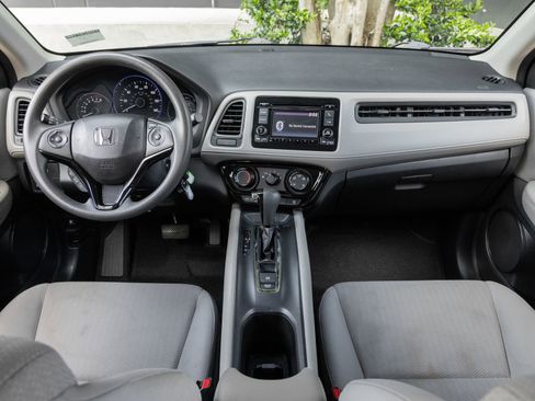 Used 2017 Honda HR-V LX image 12