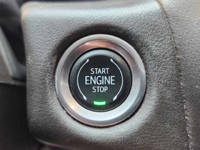 Used 2021 GMC Yukon XL SLT w/ SLT Premium Package AWD/4WD image 19