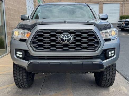 Used 2017 Toyota Tacoma SR w/ Tow Package AWD/4WD image 8