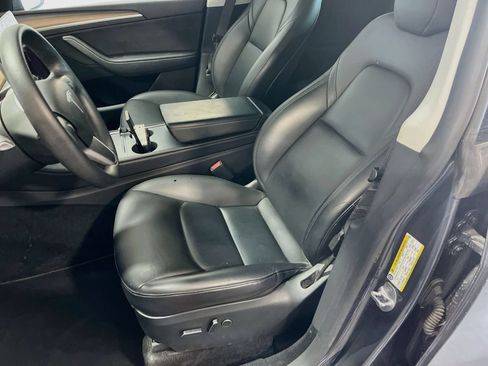 Used 2023 Tesla Model Y Long Range AWD/4WD image 19