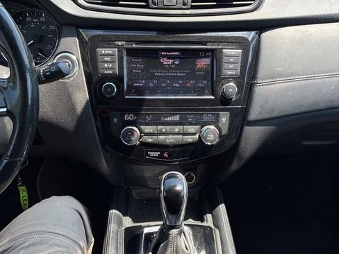 Used 2018 Nissan Rogue SL AWD/4WD image 21
