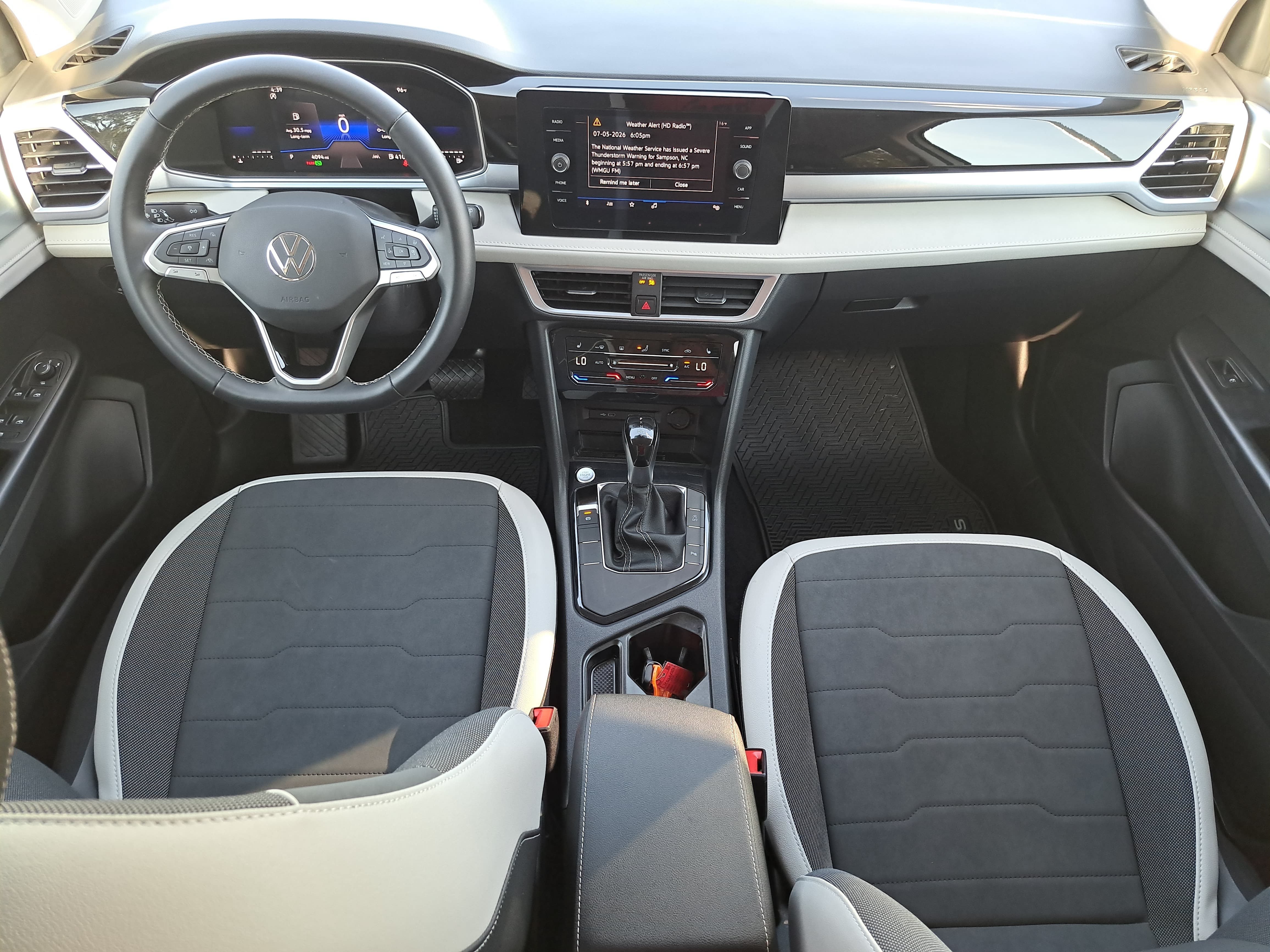 Certified 2026 Volkswagen Taos SE FWD image 9