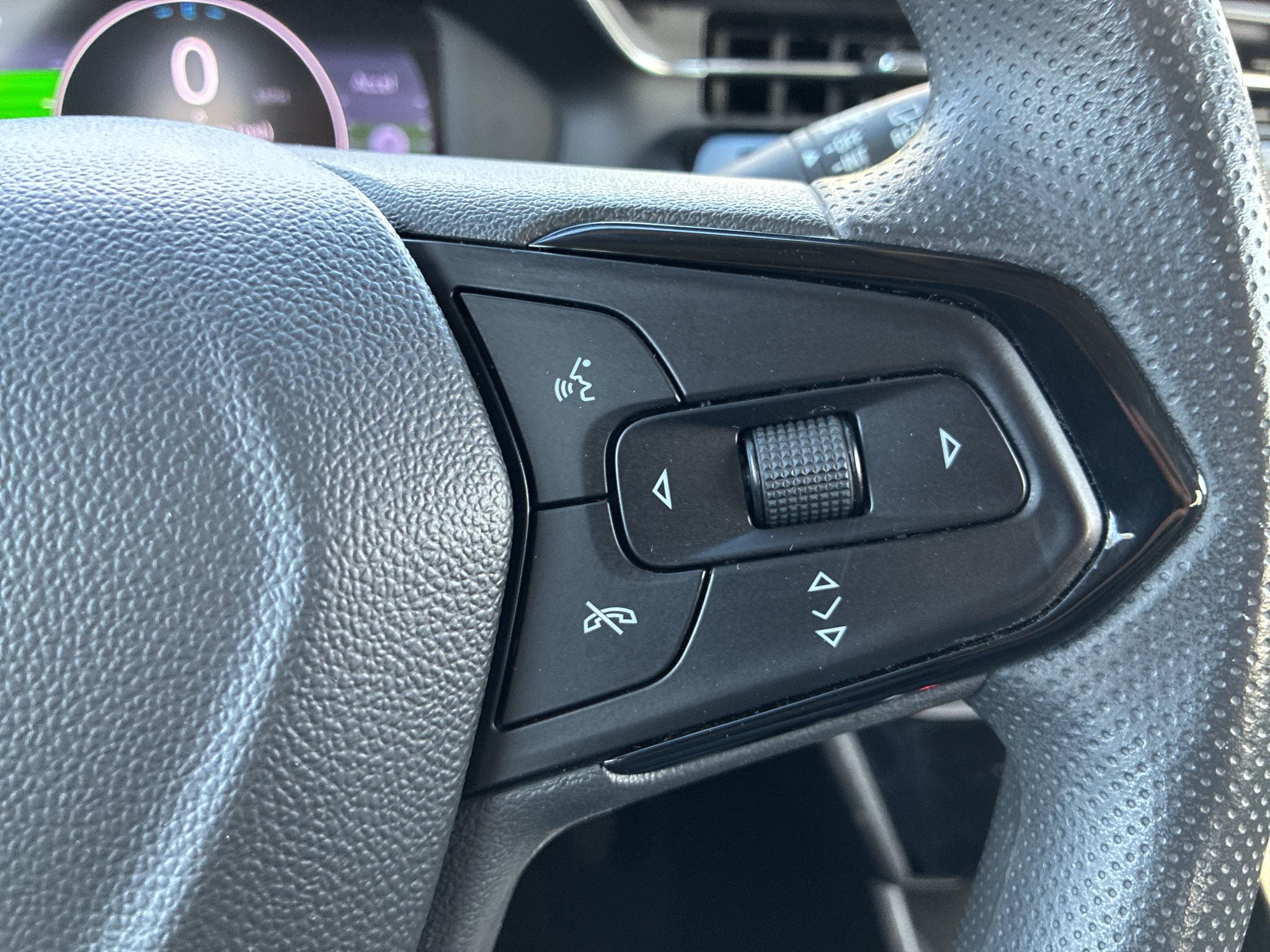Used 2022 Chevrolet Bolt EUV LT FWD image 24
