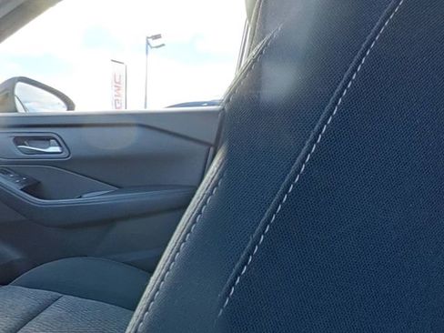 Used 2025 Nissan Rogue SV image 24