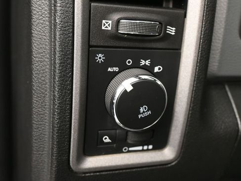 Used 2018 RAM 1500 Express w/ Black Ram 1500 Express Group RWD image 13