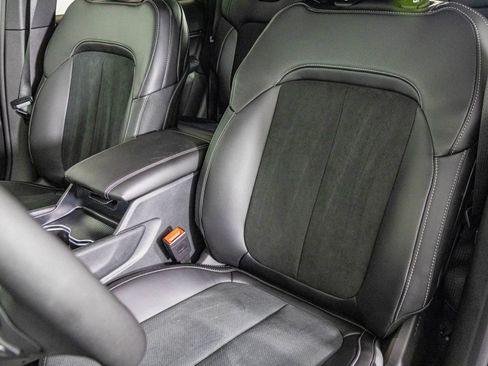 New 2025 Jeep Grand Cherokee Altitude image 17