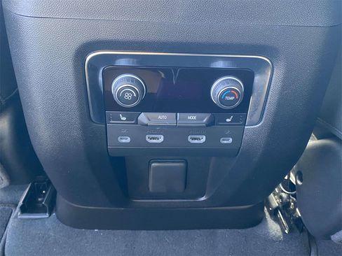 Used 2024 Chevrolet Suburban High Country w/ Advanced Technology Package image 12