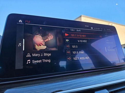 Used 2021 BMW 540i w/ Convenience Package image 18