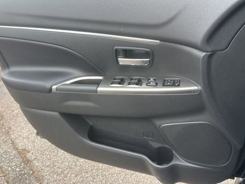 Used 2024 Mitsubishi Outlander Sport SE image 9