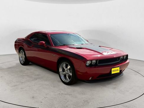 Used 2013 Dodge Challenger R/T RWD image 3
