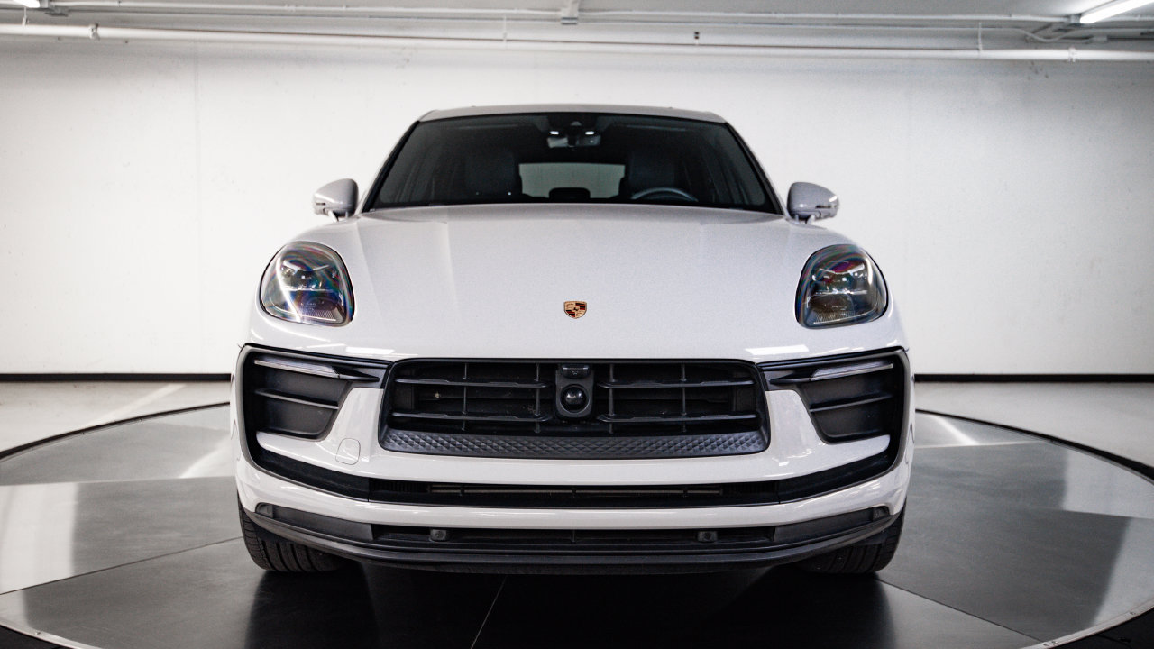 Certified 2023 Porsche Macan AWD/4WD image 10