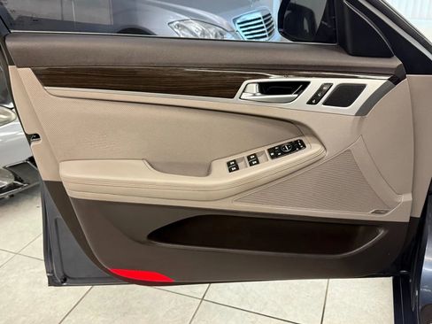 Used 2016 Hyundai Genesis 3.8 w/ Option Group 02 image 32