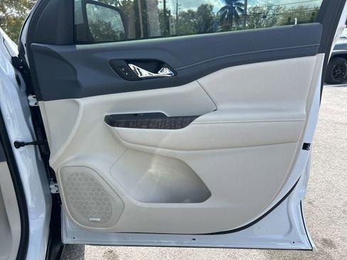 Used 2023 GMC Acadia Denali w/ Denali Ultimate Package image 25