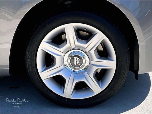 Used 2016 Rolls-Royce Ghost RWD image 31